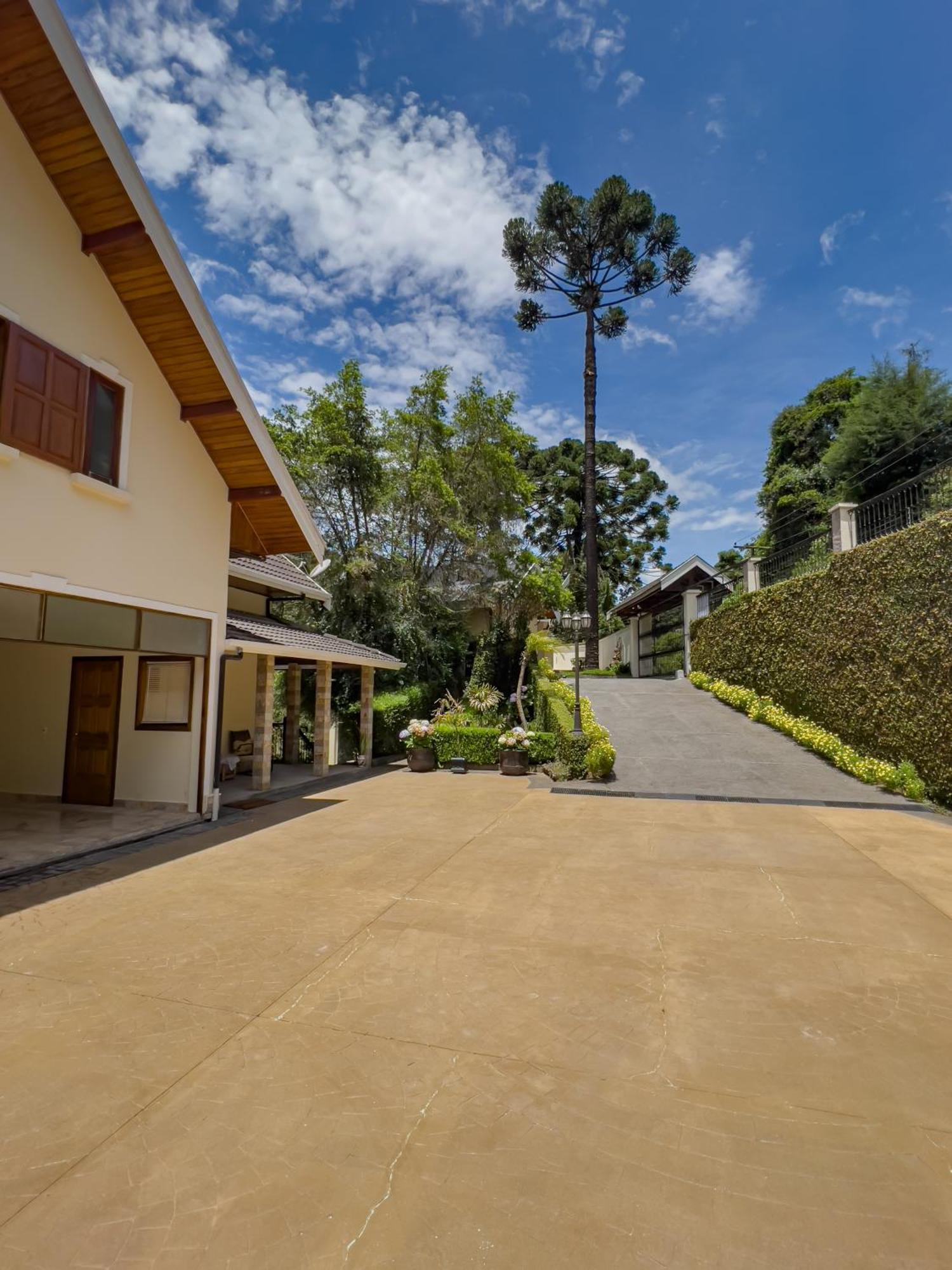 Araucaria Lodge Campos do Jordão エクステリア 写真