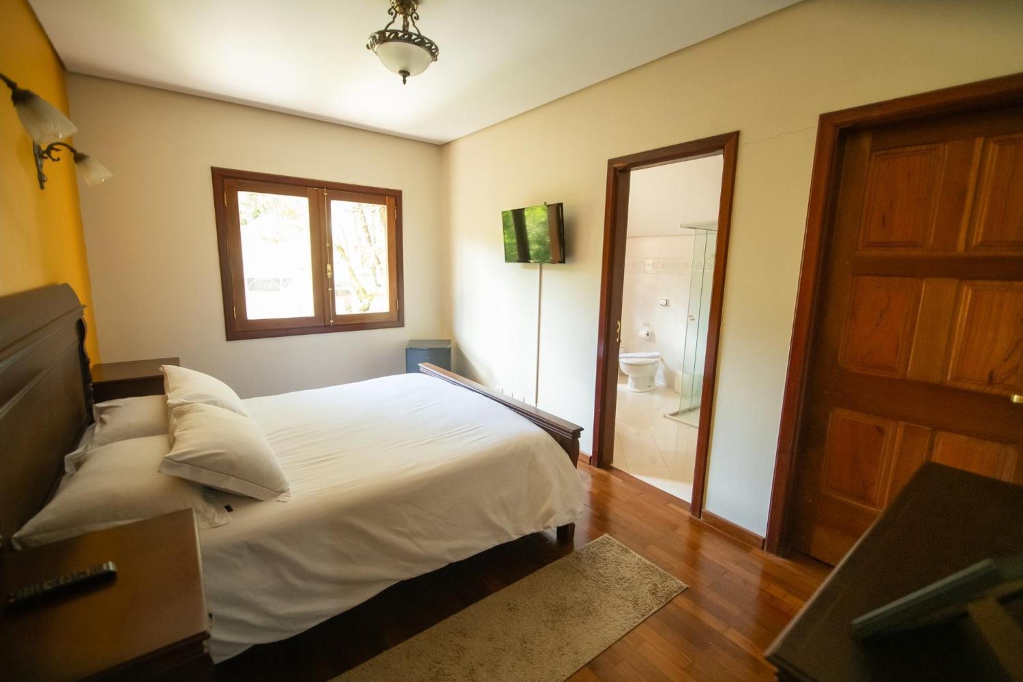 Araucaria Lodge Campos do Jordão エクステリア 写真