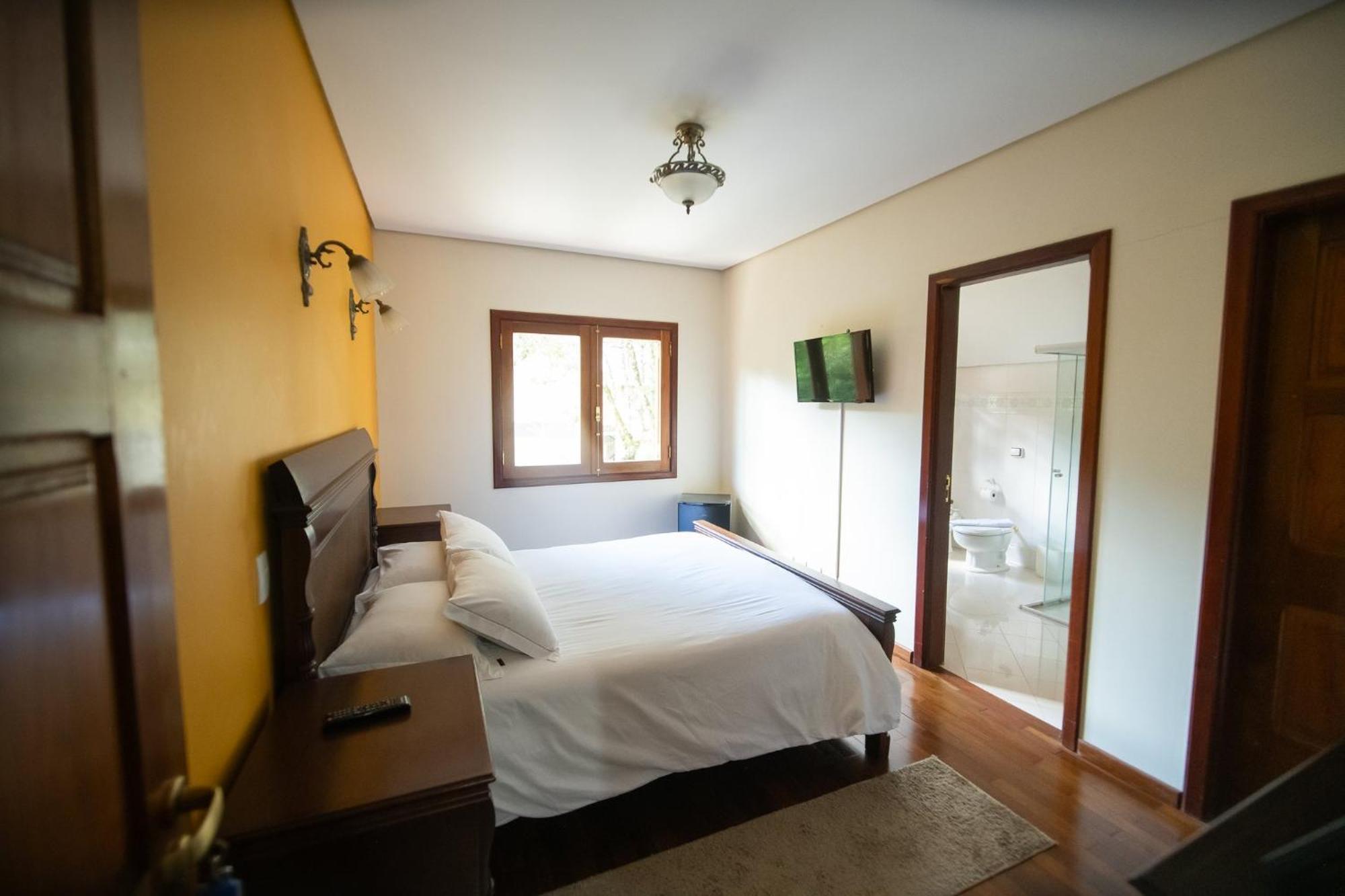 Araucaria Lodge Campos do Jordão エクステリア 写真