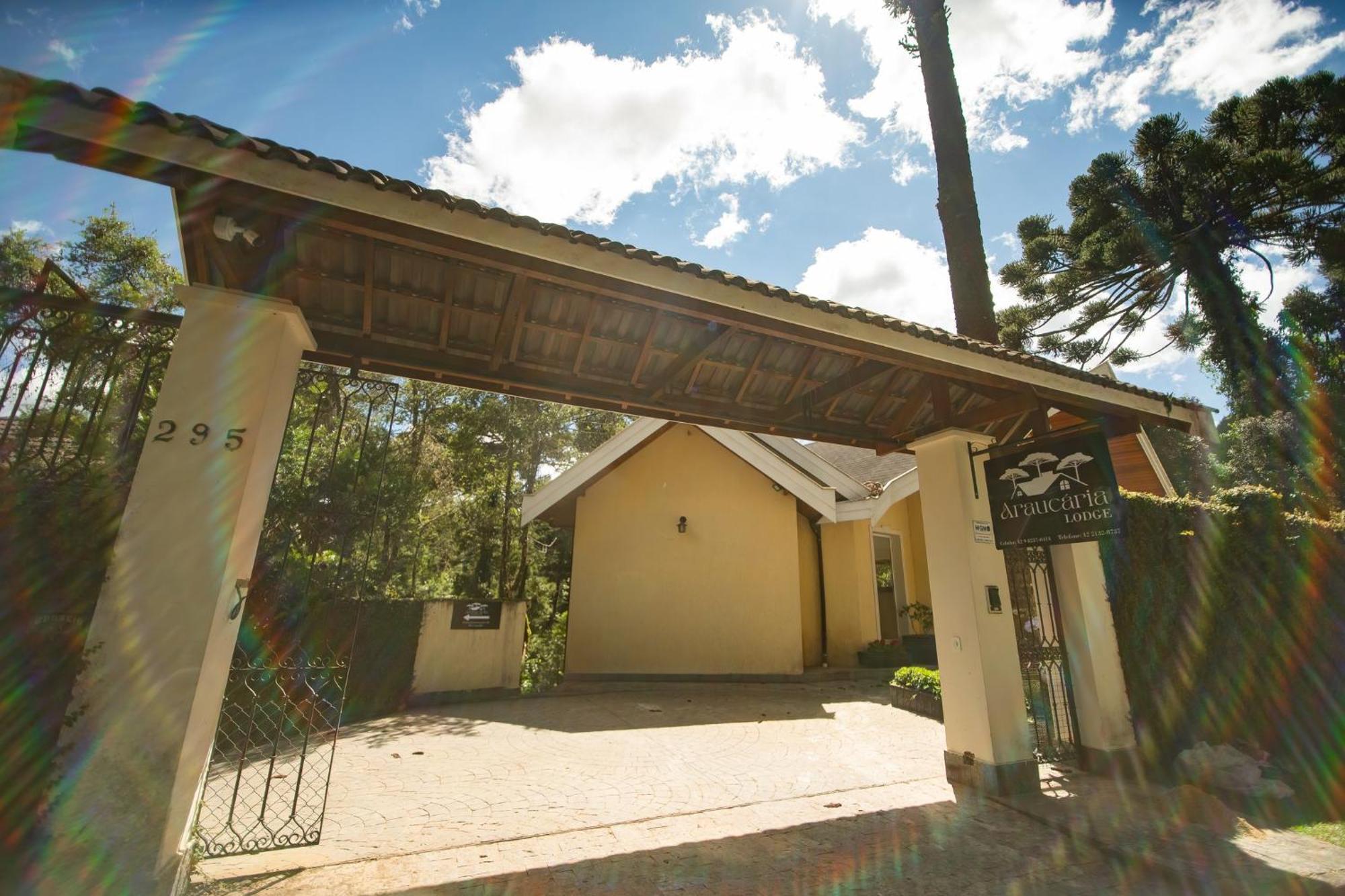 Araucaria Lodge Campos do Jordão エクステリア 写真